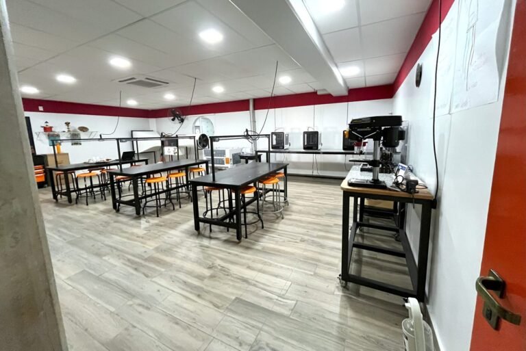 Lab-Maker-3-scaled-e1709226977546.jpg